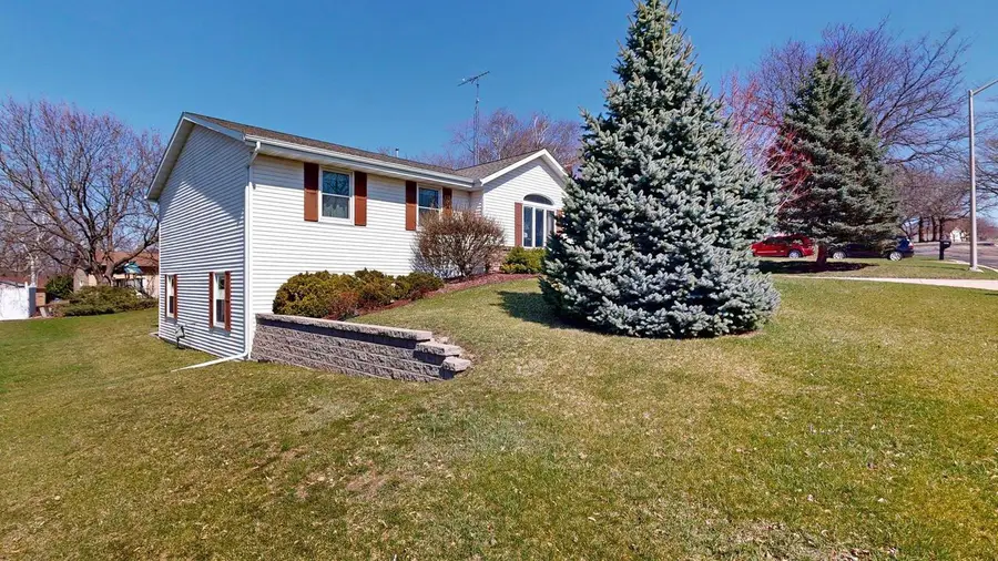 1321 Jamesway, Fort Atkinson, WI 53538 - #3