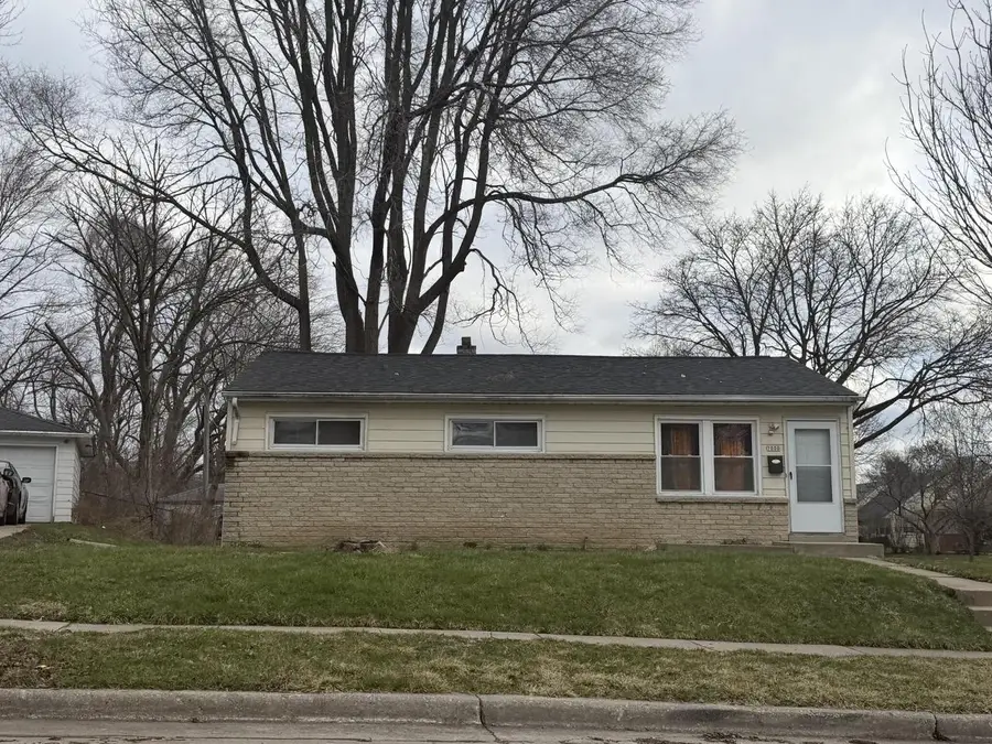 7000 W THURSTON COURT, Milwaukee, WI 53218 - #2