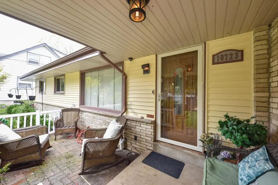 10723 W Rohr AVENUE, Milwaukee, WI 53225 - #2