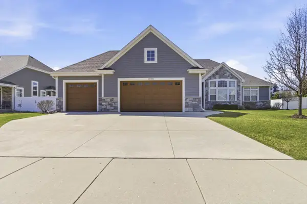 W47N863 Bobolink AVENUE, Cedarburg, WI 53012