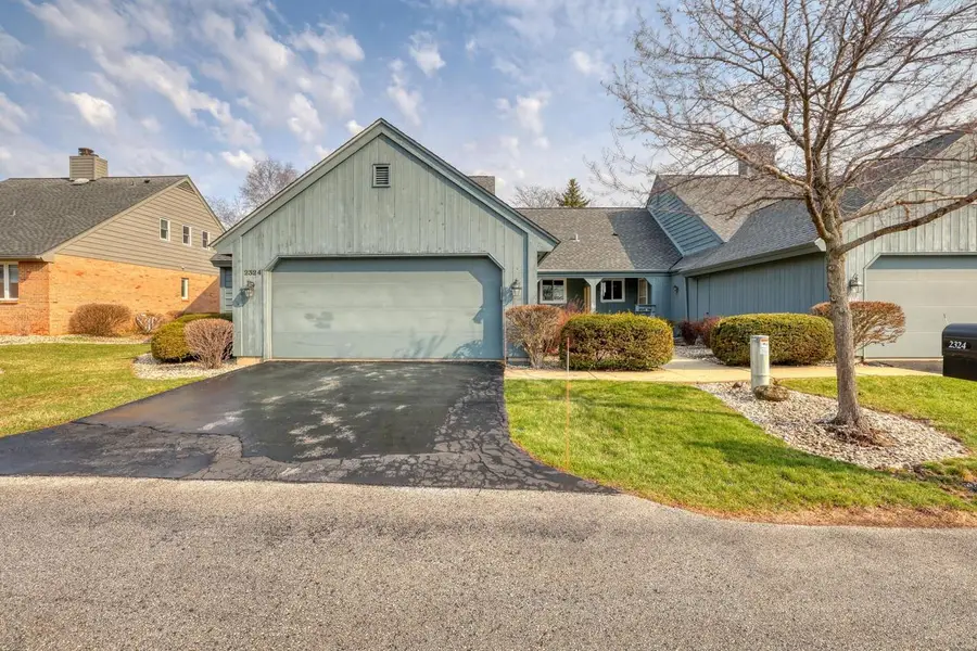2324 W Cumberland COURT, Mequon, WI 53092 - #2