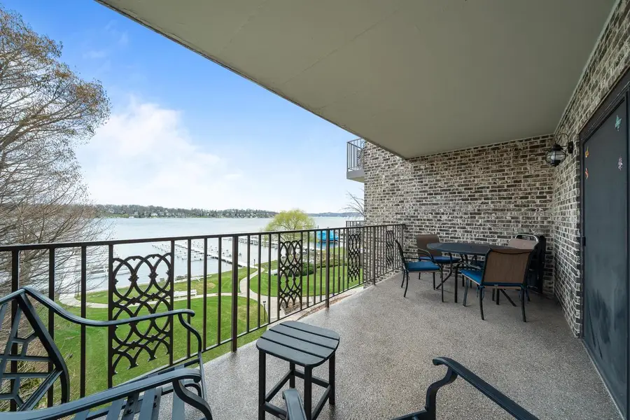35 S Walworth AVENUE #401, Williams Bay, WI 53191 - #2