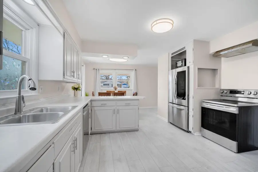 4570 N 101st STREET, Wauwatosa, WI 53225 - #2