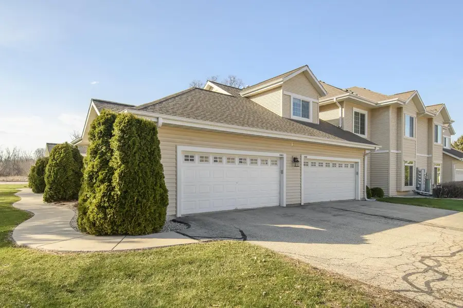 W397N5883 Autumn Woods DRIVE, Oconomowoc, WI 53066 - #2