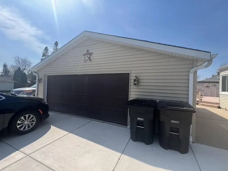 3701 W Bridge STREET, Greenfield, WI 53221 - #3