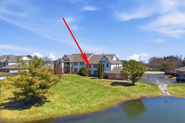 811 Cheyenne AVENUE #G, Grafton, WI 53024