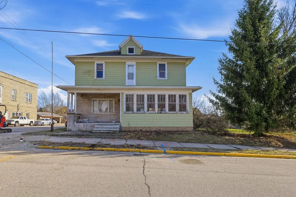 803 Main STREET, Lomira, WI 53048 - #1