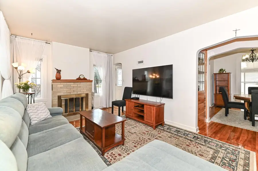 3873 S 56Th STREET, Greenfield, WI 53220 - #2