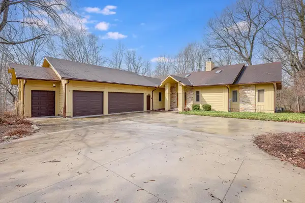 2128 Hunters Ridge COURT, Manitowoc, WI 54220