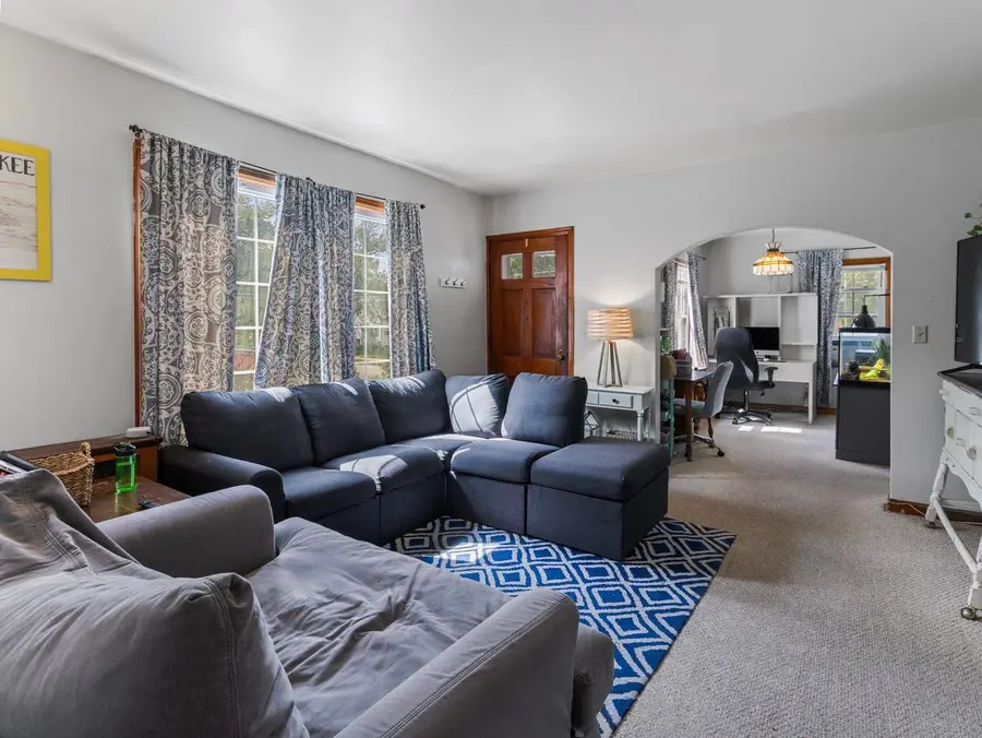 839 W Glendale AVENUE, Glendale, WI 53209 - #2