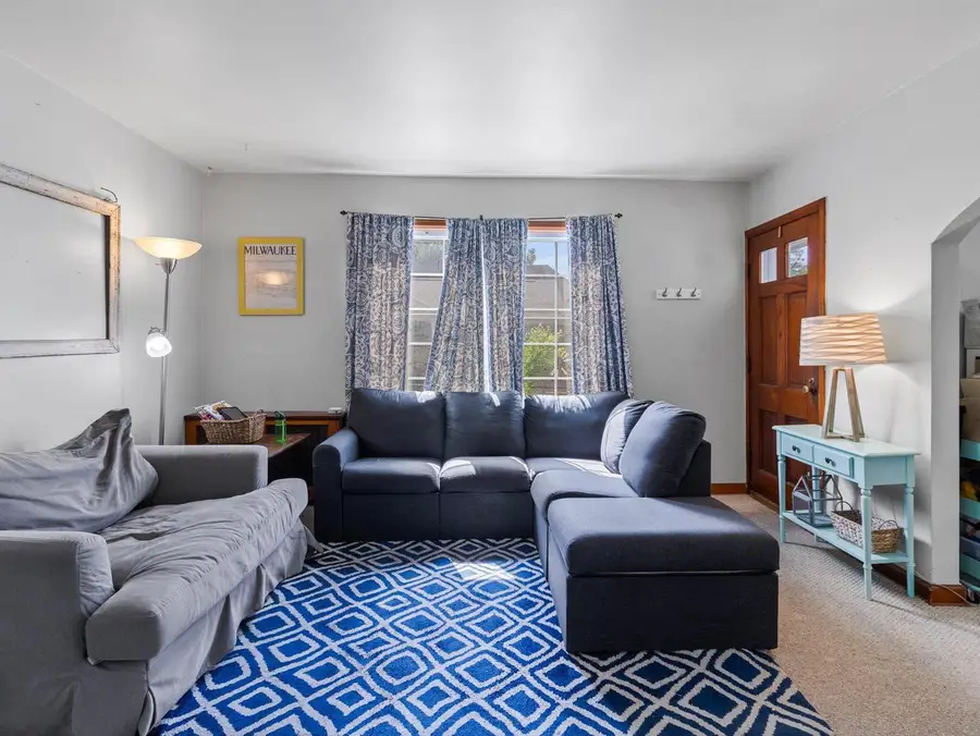 839 W Glendale AVENUE, Glendale, WI 53209 - #3