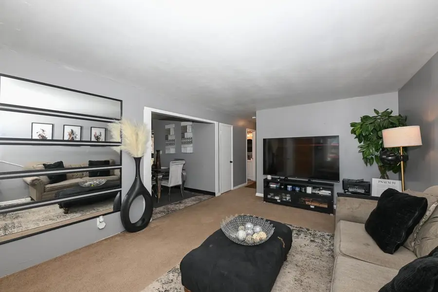 7509 W Carmen AVENUE, Milwaukee, WI 53218 - #3