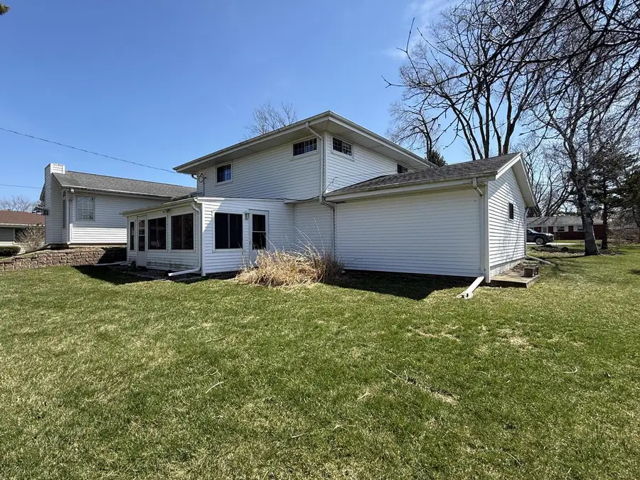 21970 W Mac Gregor DRIVE, New Berlin, WI 53146 - #3