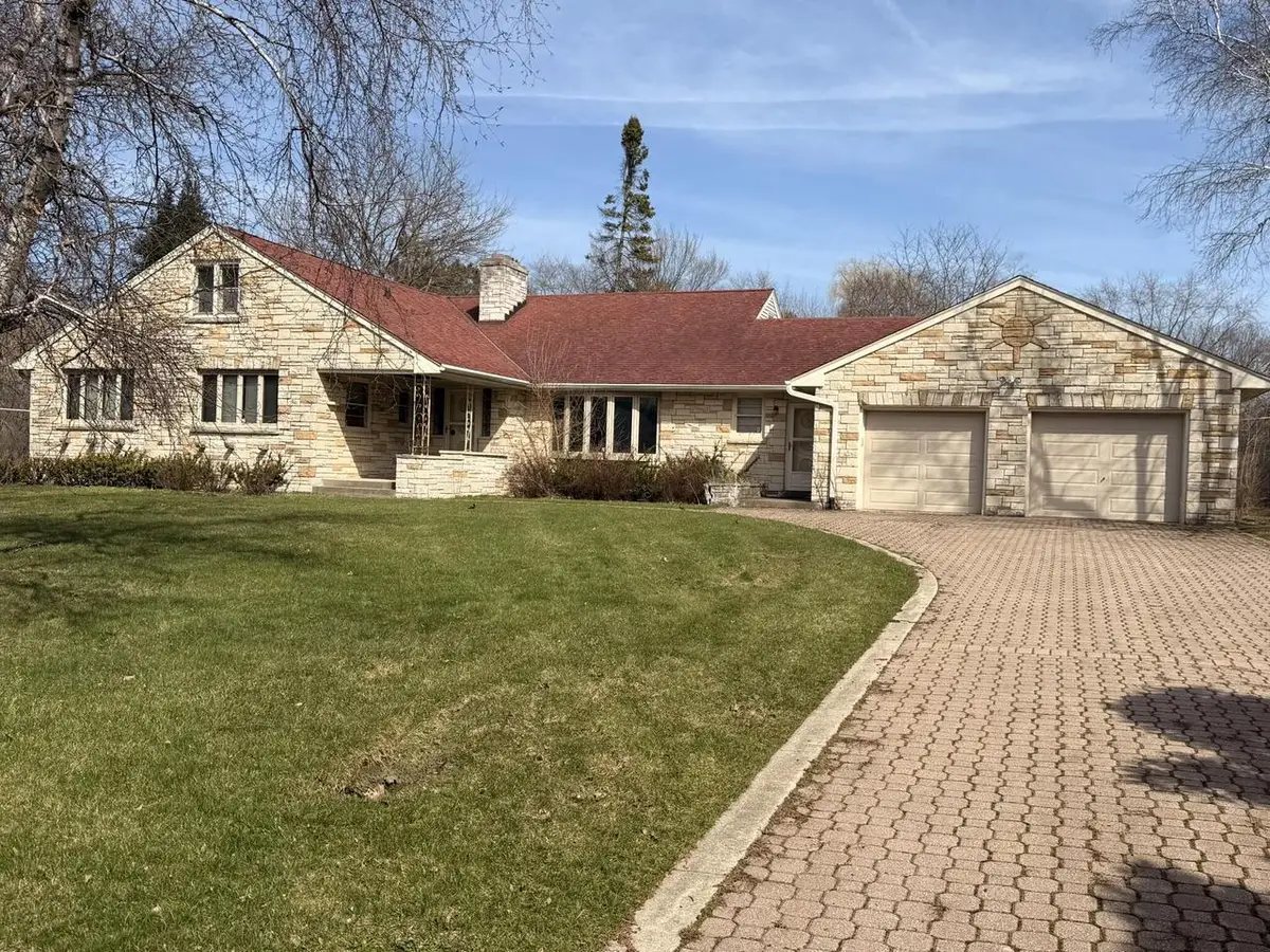 170 N Rolland ROAD, Brookfield, WI 53005 - #1