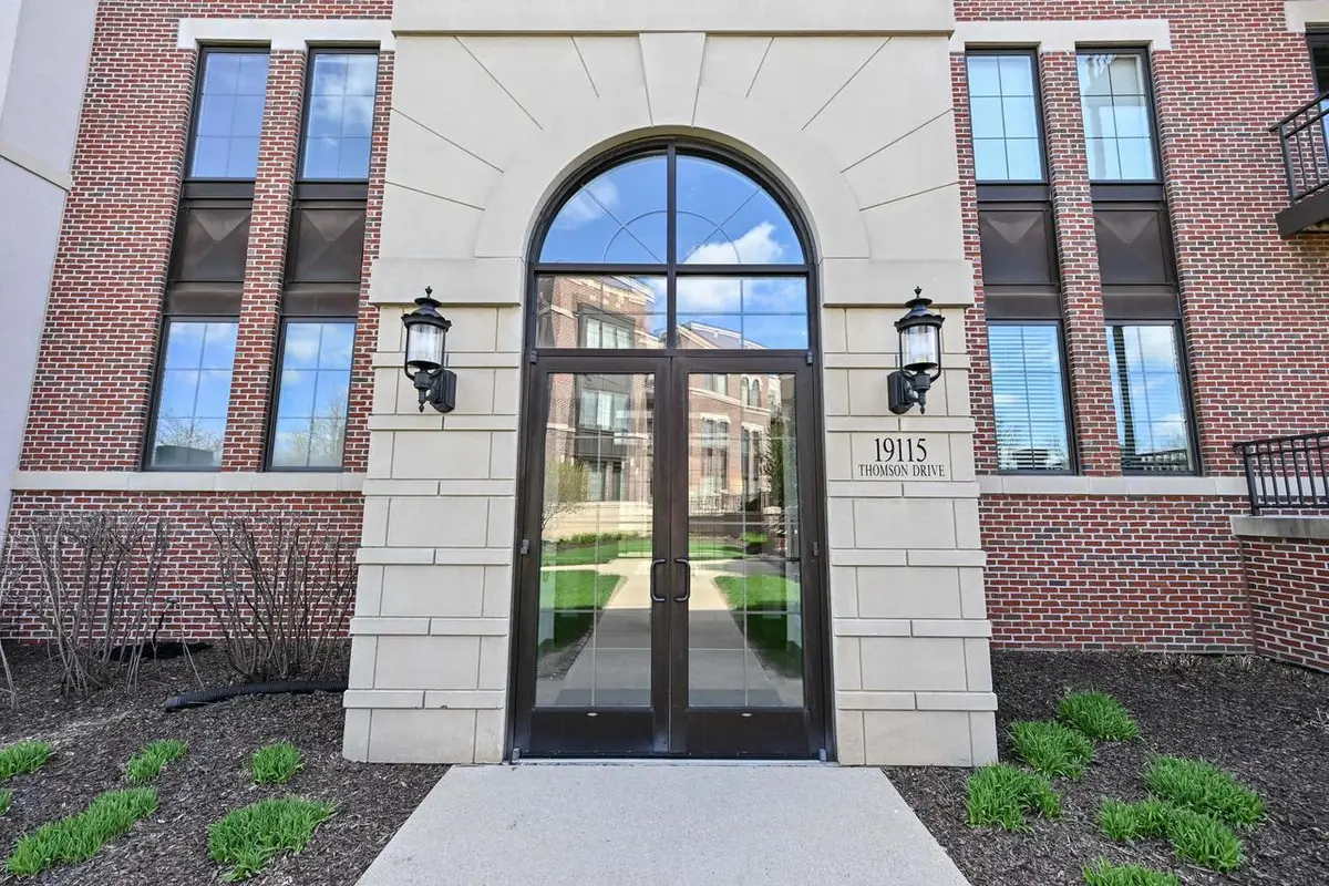 19115 Thomson DRIVE #304, Brookfield, WI 53045 - #1