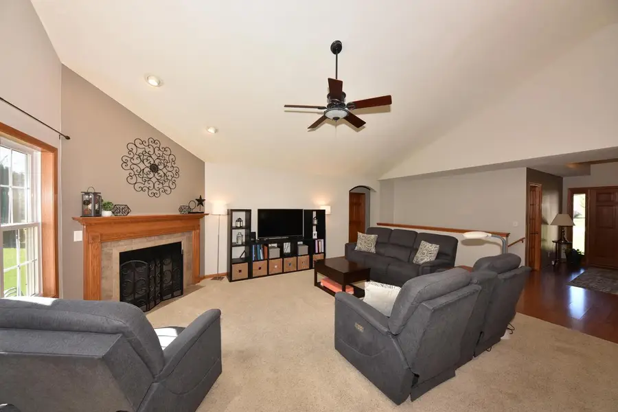 550 Hunters CROSSING S, Slinger, WI 53086 - #3