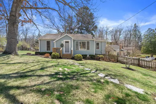 523 Valley ROAD, Twin Lakes, WI 53181