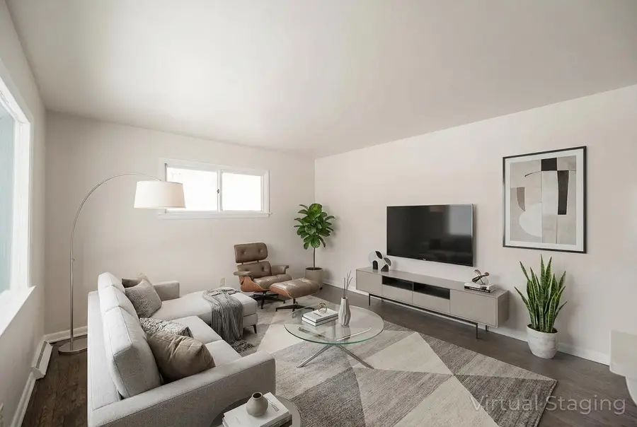 7629 W Thurston CIRCLE, Milwaukee, WI 53218 - #2