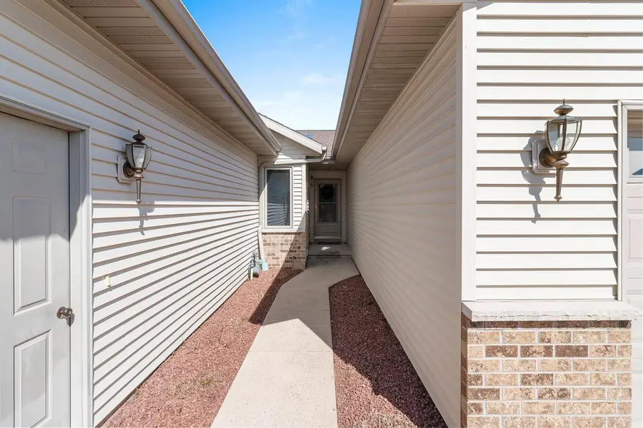 2121 45th STREET #Unit J, Two Rivers, WI 54241 - #3