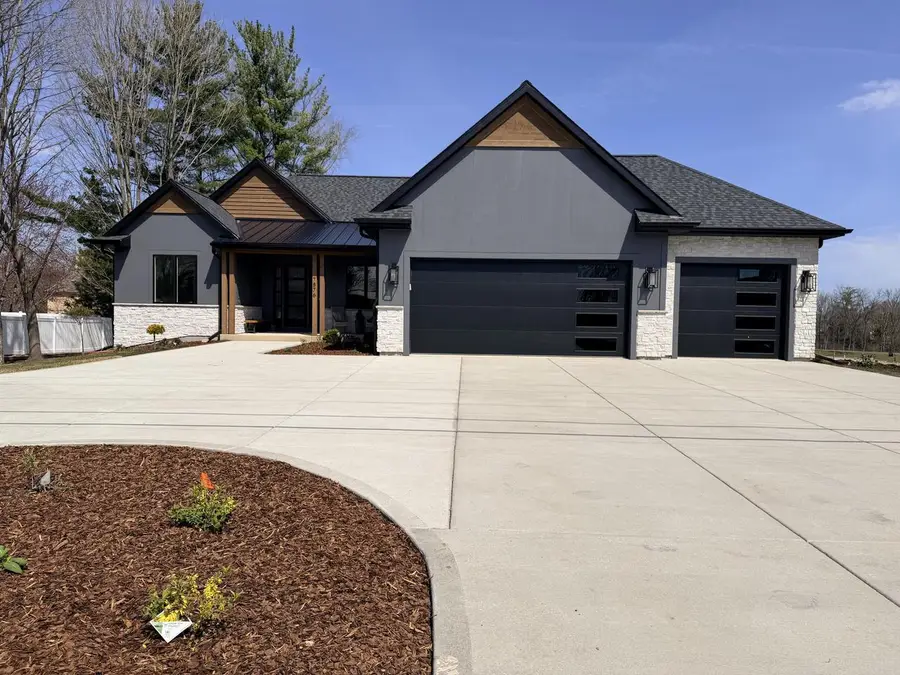 7876 W Drexel AVENUE, Franklin, WI 53132 - #2