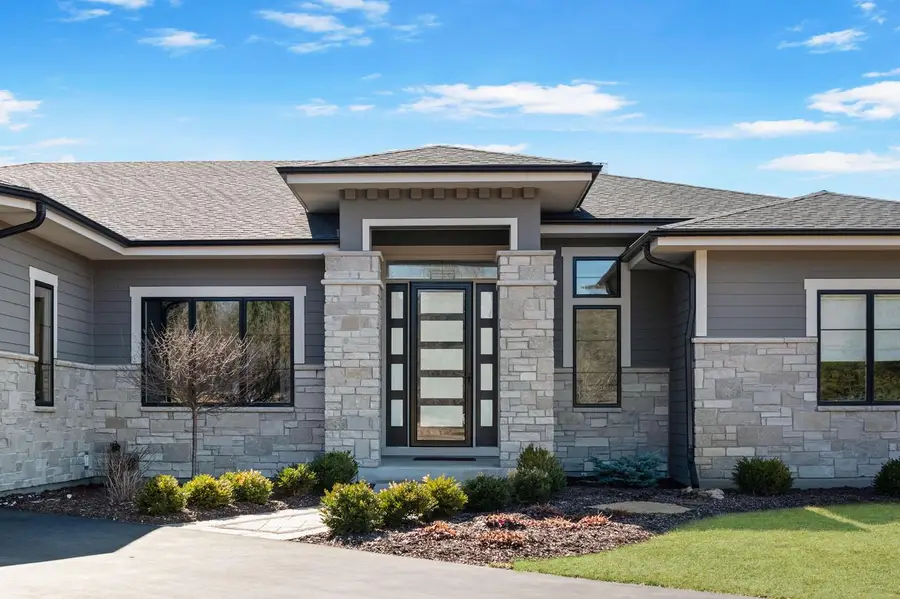 S17W30381 Hazeltine COURT, Waukesha, WI 53188 - #2