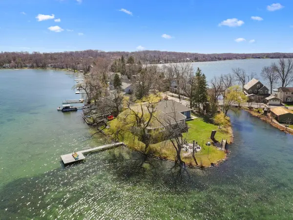 298 W Park DRIVE, Twin Lakes, WI 53181