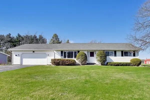 238 Thistledown LANE, Walworth, WI 53184