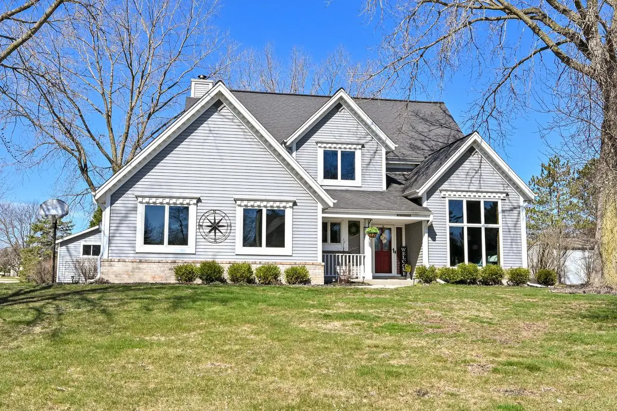 W143N6633 Aspen DRIVE, Menomonee Falls, WI 53051 - #1
