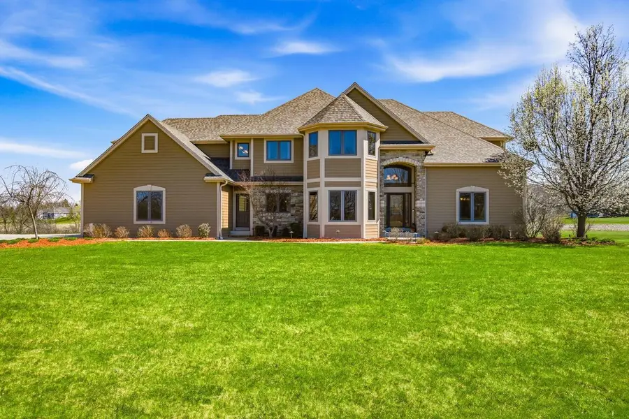 3130 Country LANE, New Berlin, WI 53146 - #3