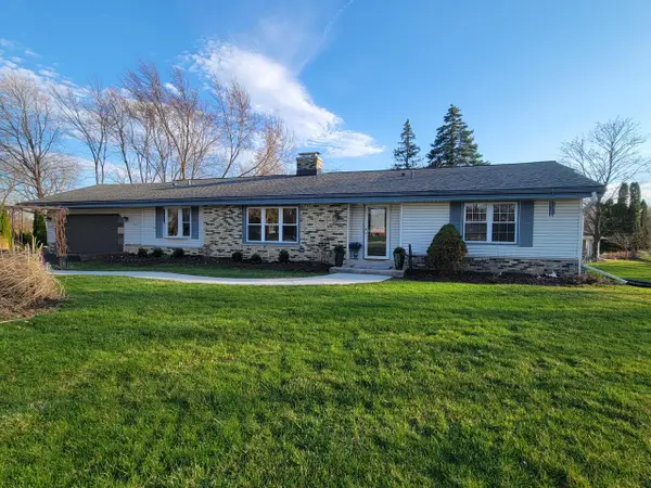 15225 W Park TERRACE, New Berlin, WI 53151