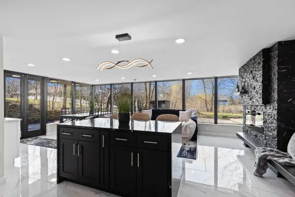 N69W13127 Harding DRIVE, Menomonee Falls, WI 53051