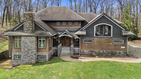 N51W28373 Maes Walke, Pewaukee, WI 53072