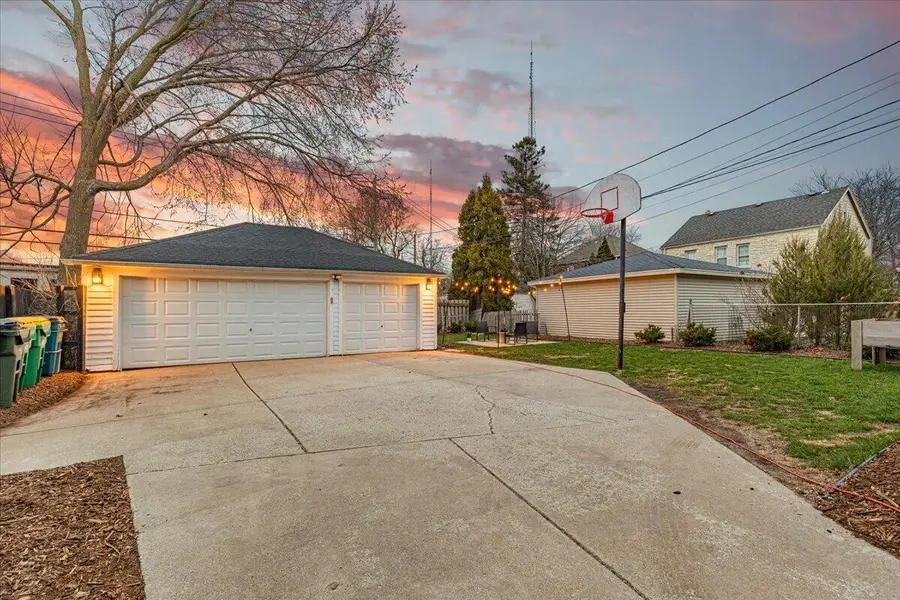 3865 N Morris BOULEVARD #3867, Shorewood, WI 53211 - #2