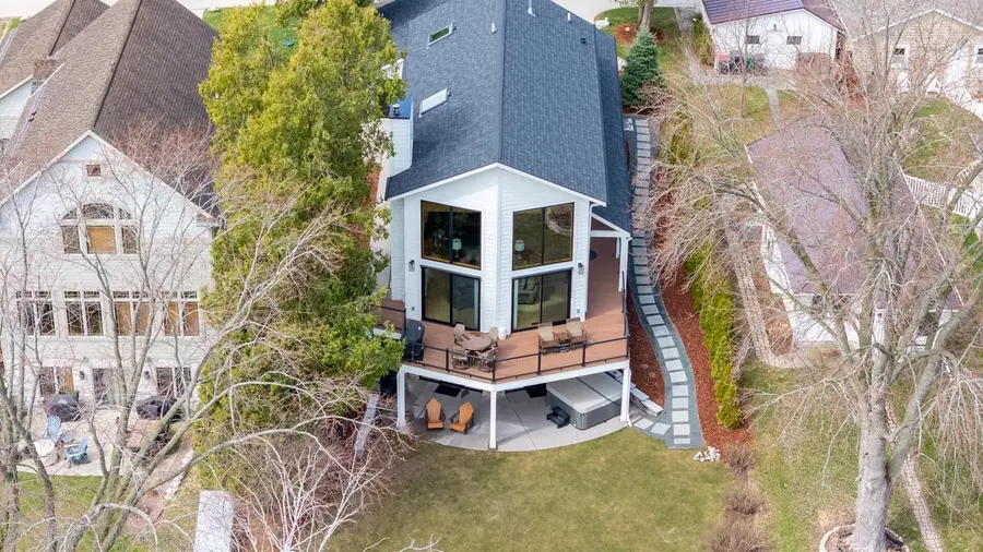 5530 W Lake DRIVE, West Bend, WI 53095 - #3