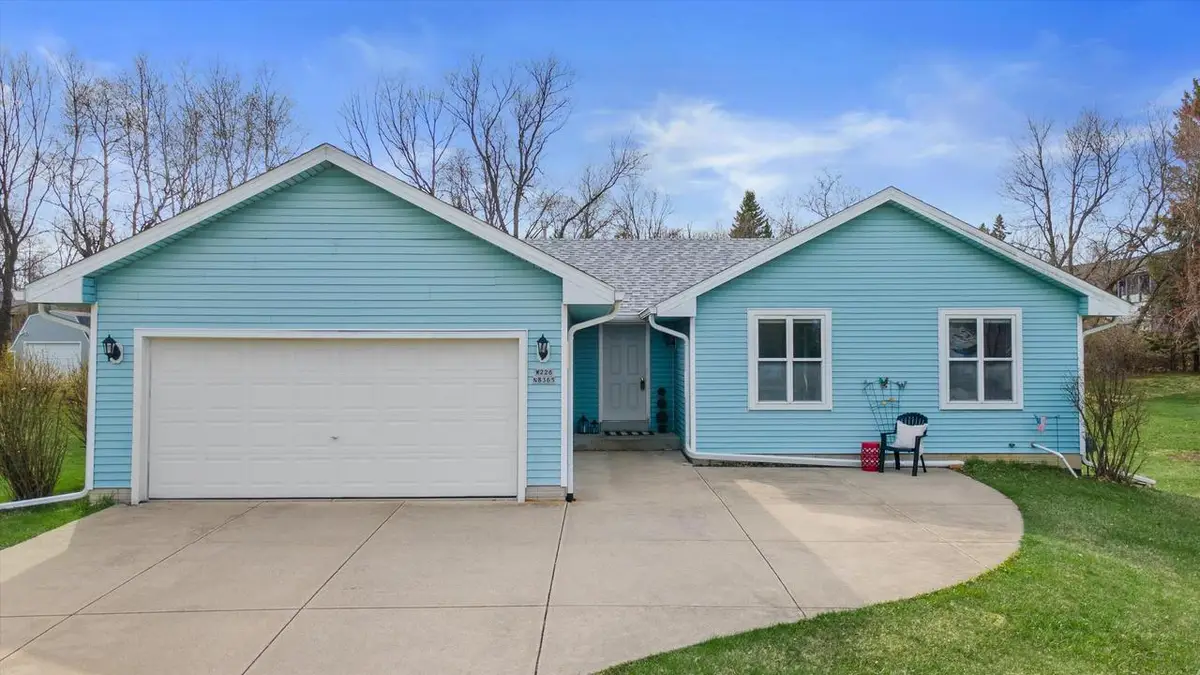 W226N8365 Friess PLACE, Lisbon, WI 53089 - #1