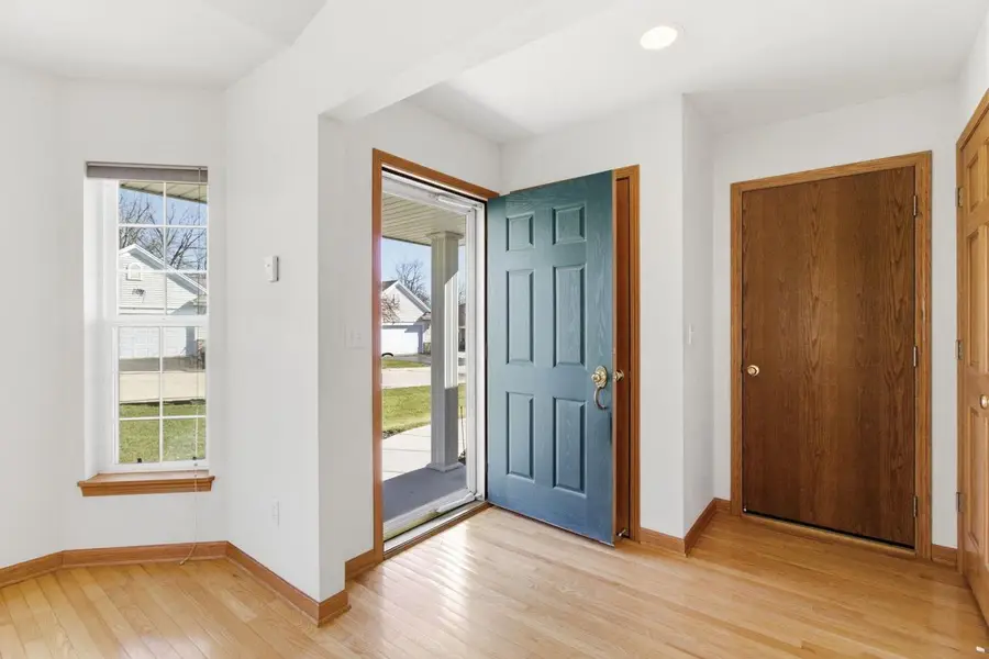 N96W14211 Knollcrest CIRCLE, Germantown, WI 53022 - #3