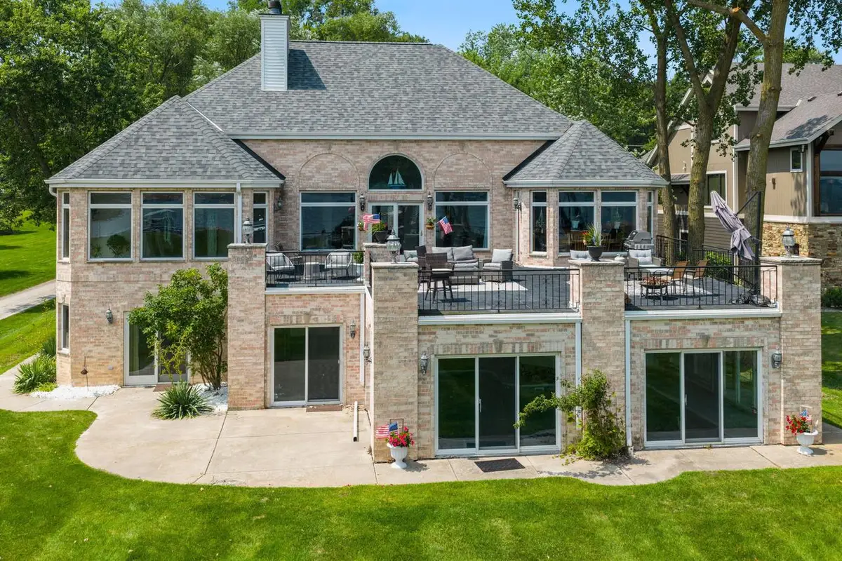 W304N2470 Maple AVENUE, Pewaukee, WI 53072 - #1