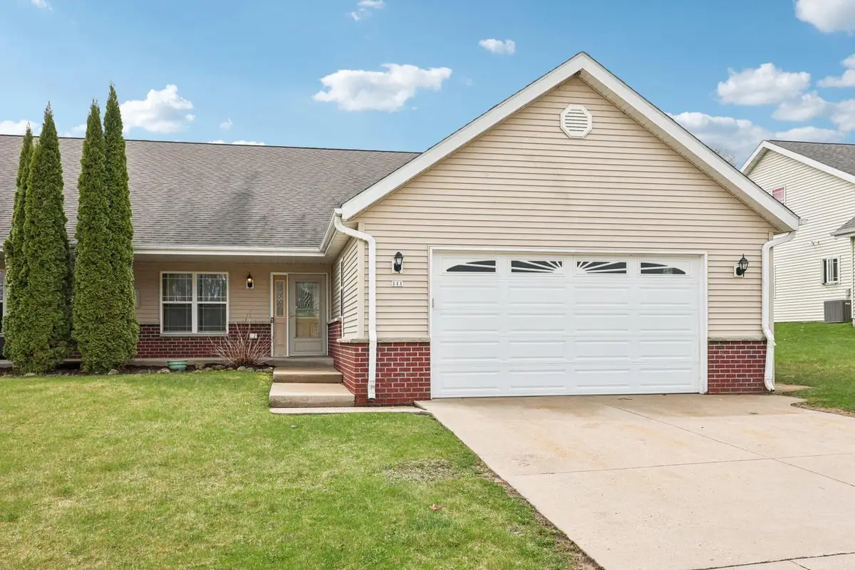 111 Silver Fox DRIVE, Kewaskum, WI 53040 - #1