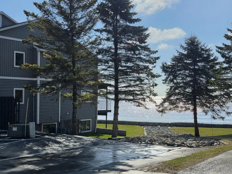 150 Summit Beach DRIVE #D, Algoma, WI 54201 - #2