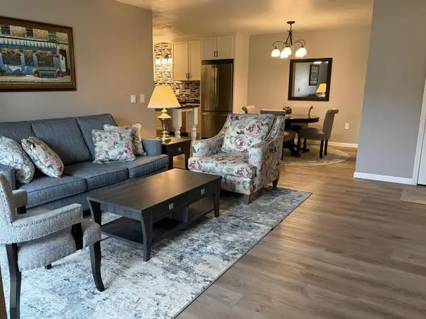 274 Minz Park CIRCLE #1, West Bend, WI 53095