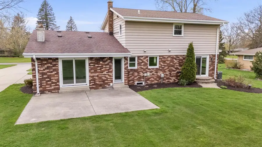 W153N9830 Neptune DRIVE, Germantown, WI 53022 - #2