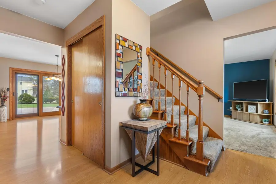 1905 Cliff Alex COURT N, Waukesha, WI 53189 - #3