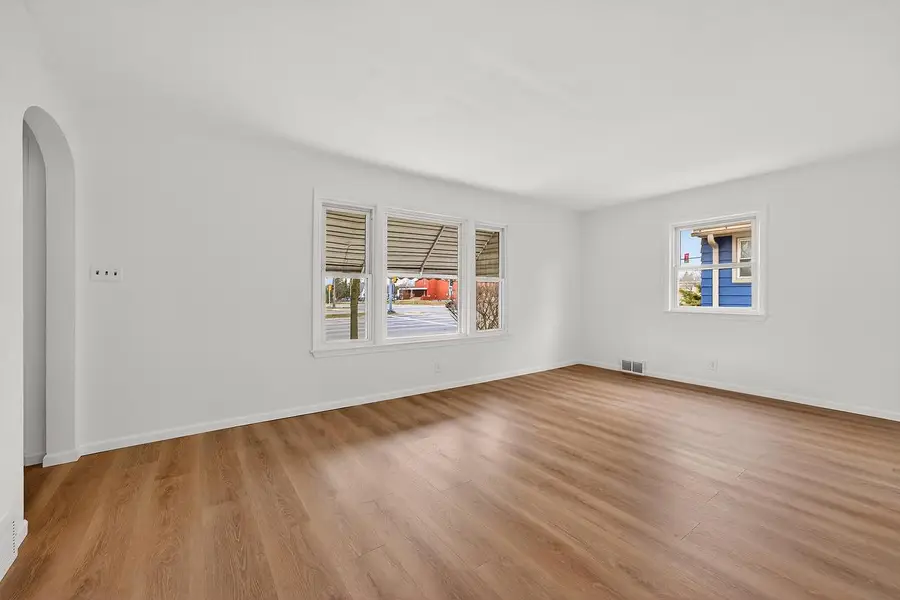 6726 W Silver Spring DRIVE, Milwaukee, WI 53218 - #3