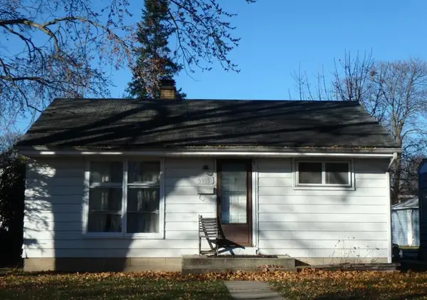 5915 N 71st STREET, Milwaukee, WI 53218