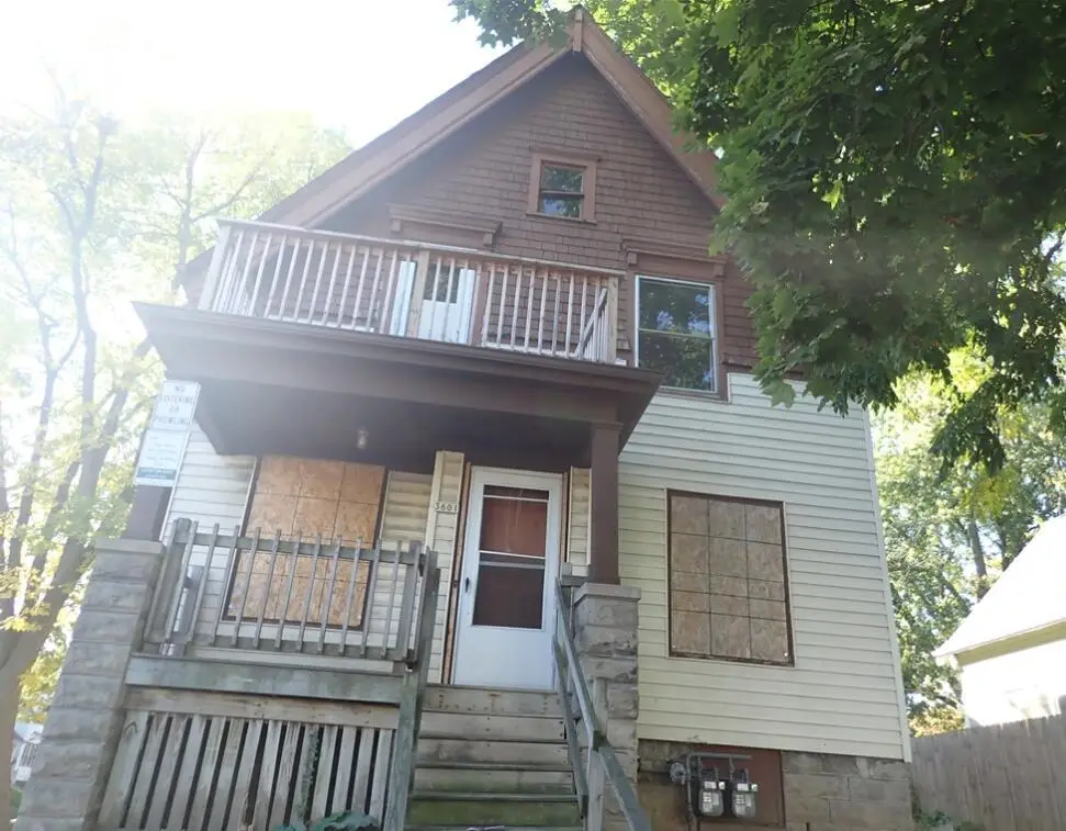 3601 Clarke STREET, Milwaukee, WI 53210 - #1