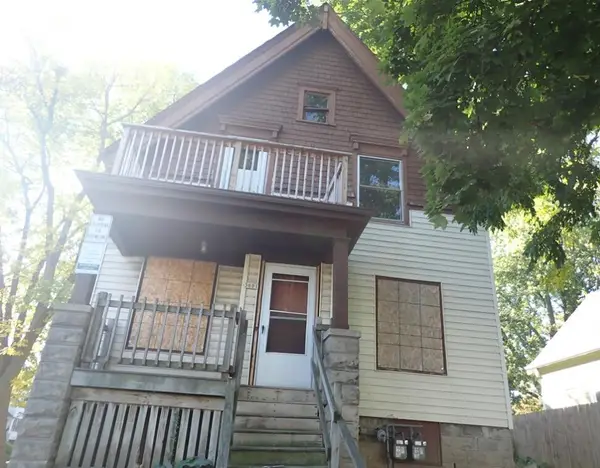 3601 Clarke STREET, Milwaukee, WI 53210