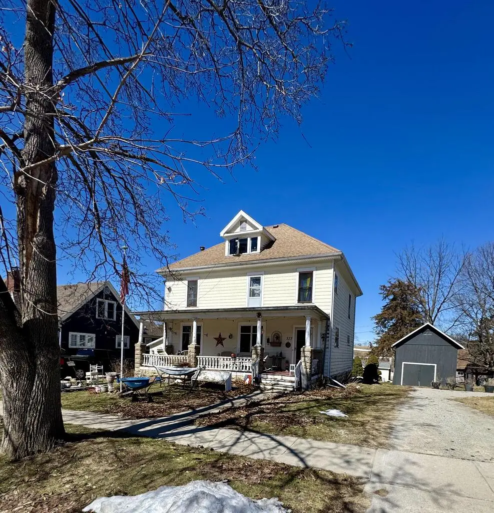 327 Florence STREET, Cambria, WI 53923 - #1