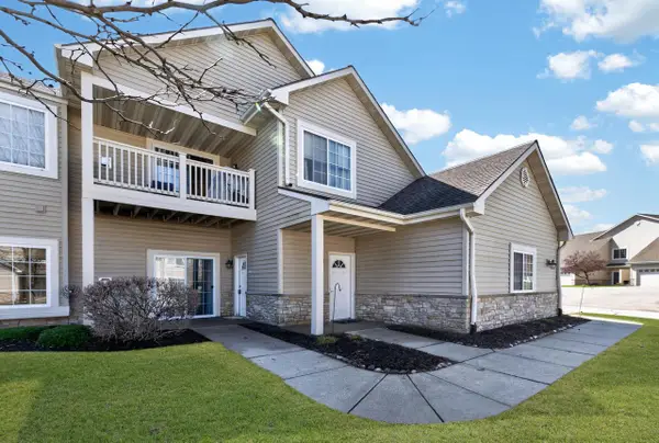 21790 N Weather Edge CIRCLE #C, Lannon, WI 53046