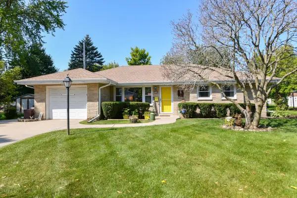 234 Millwood LANE, Waukesha, WI 53188