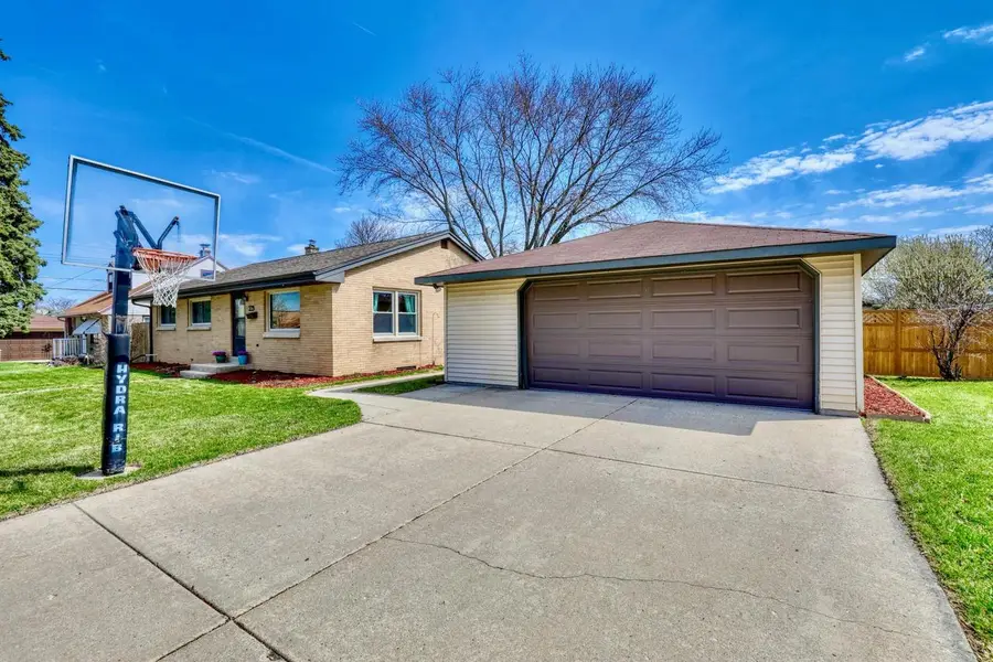 4724 24th STREET, Milwaukee, WI 53221 - #2